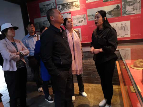 2 在蒲城杨虎城纪念馆参观.jpg