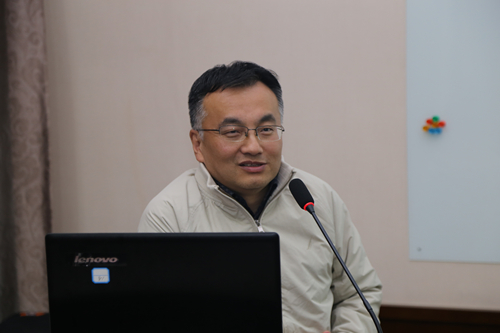 校党委副书记吕卫东讲党课.JPG