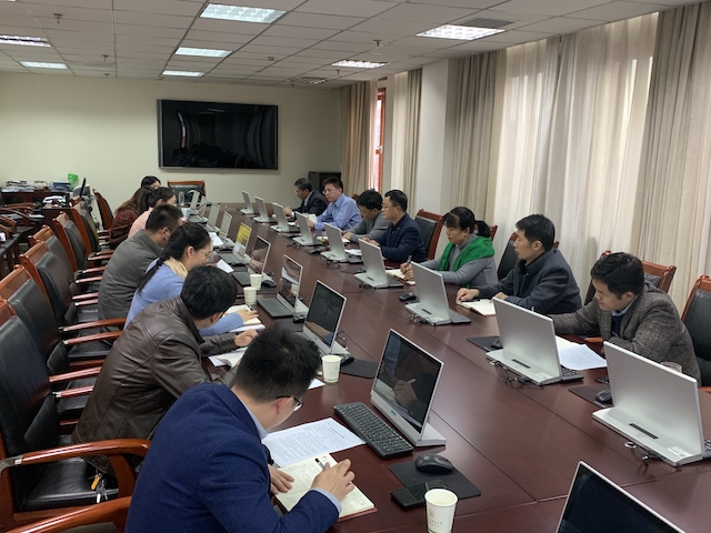 a0587bc16f0d408bbc618eeb0ba5152f.jpg 会议现场.jpg