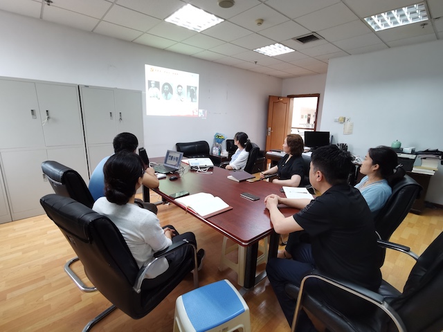 5969a735a2a7471ab9b2d410707c841b.jpg 集中学习收看党史课.jpg